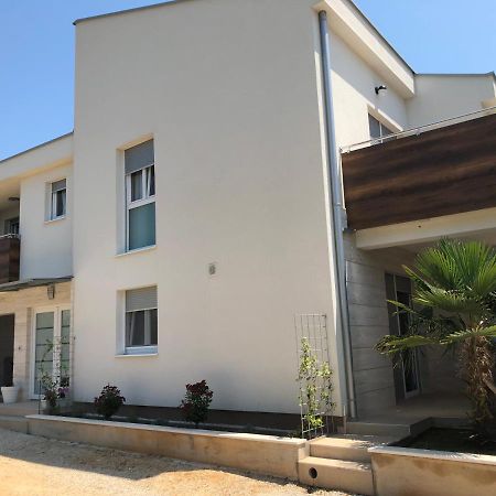 Apartmani Gavran Sukošan Екстериор снимка
